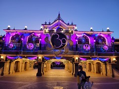 Main entrance to Parc Disneyland, Chessy, France - Photo of Bussy-Saint-Georges