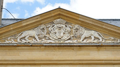 The proud cabinet - Photo of Saint-Vincent-Bragny