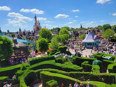 Le Labyrinthe d-Alice, Parc Disneyland, Chessy, France - Photo of Vaires-sur-Marne