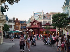 Flower Street, Parc Disneyland, Chessy, France - Photo of Charny