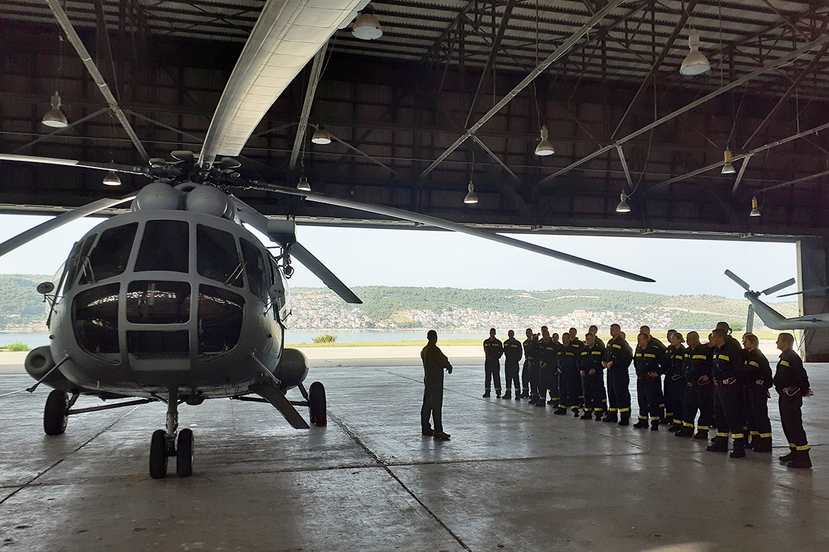 Pripadnici 395. Eskadrile transportnih helikoptera proveli vježbu u Divuljama
