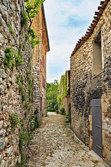 Another old street in Banon
