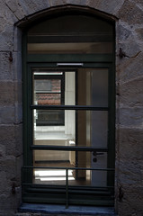 Through a window window - Photo of Causse-et-Diège