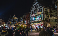 La place Jean Ittel et ses colombages en habits de fête - Photo of Eguisheim