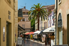 Nîmes: Place du Marché - Photo of Manduel