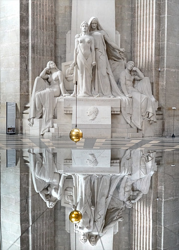 "À Diderot et aux Encyclopédistes" d' A.-C. Terroir (Panthéon, Paris)