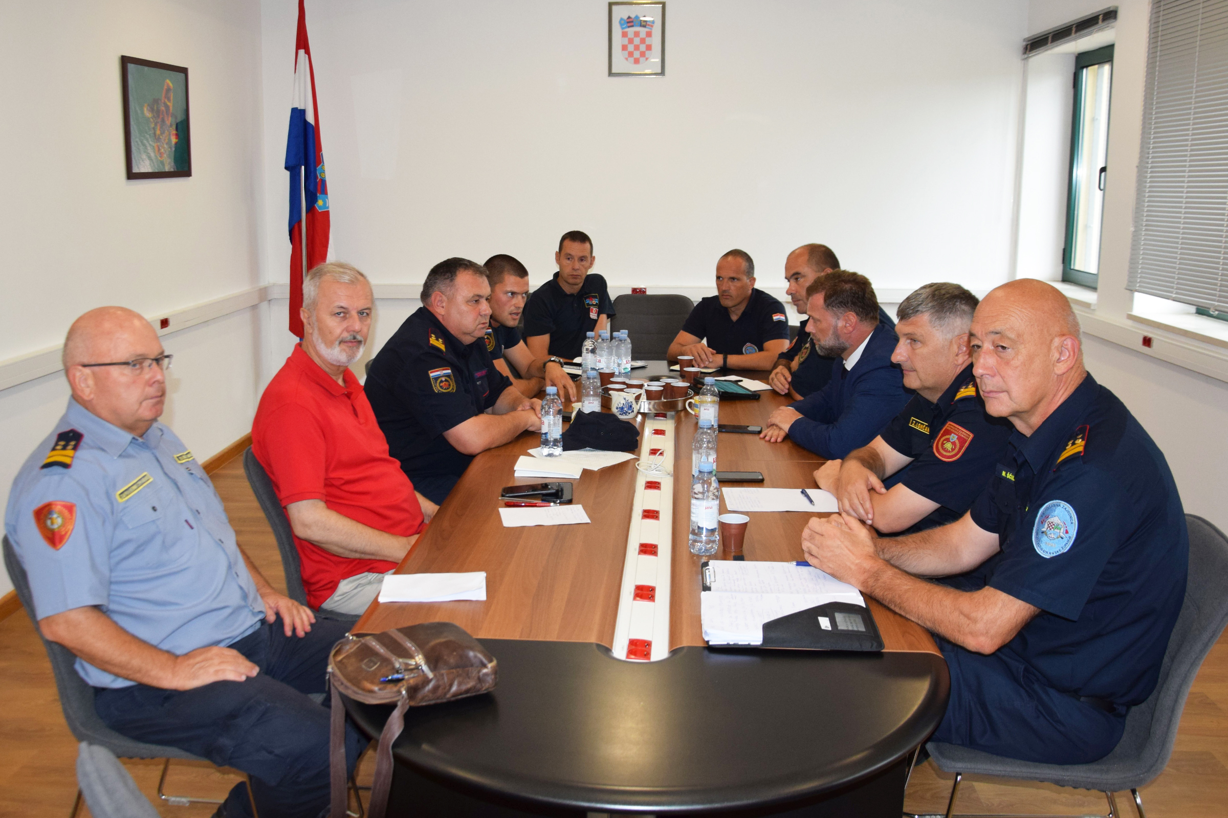 Ministar obrane obišao Operativno vatrogasno zapovjedništvo u Divuljama