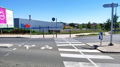 traversée vélos & piétons, avenue Gilbert Roux (FR03,VICHY) - Photo of Saint-Germain-des-Fossés