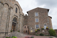 Église Saint-Pierre et Prieuré