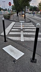 passage piéton, avenue Charles de Gaulle (ORANGE,FR84)