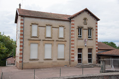 École - Photo of Poncins