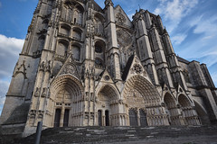 Catedral de Bourges, Francia - Photo of Moulins-sur-Yèvre