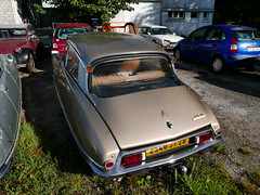 CITROËN DS - Photo of Guiscriff