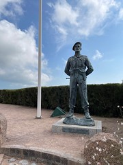 Lord Lovat statue, Ouistreham - Photo of Cambes-en-Plaine