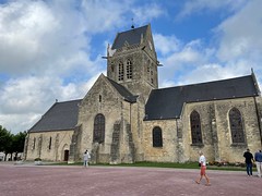 Church of Sainte-Mere-Eglise - Photo of Saint-Marcouf