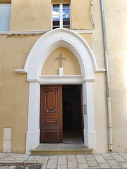 entrée latérale, église Saint Florent (ORANGE,FR84) - Photo of Montfaucon
