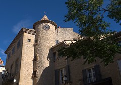 Chateauneuf du Pape - Photo of Montfaucon