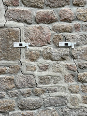 Mont Saint Michel - strain gauge on castle walls - Photo of Le Val-Saint-Père