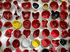 wall of colorful bowls in Limoges - Photo of Rilhac-Rancon
