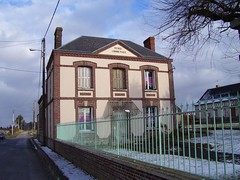 School building in Morsan - Photo of Saint-Benoît-des-Ombres