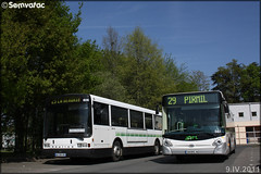 Heuliez Bus GX 44 – Omnibus Nantes / TAN (Transports de l-Agglomération Nantaise) n°606 & Heuliez Bus GX 327 GNV – Semitan (Société d-Économie MIxte des Transports en commun de l-Agglomération Nantaise) / TAN (Transports de l-Agglomération Nantaise) n°561 - Photo of Le Pallet