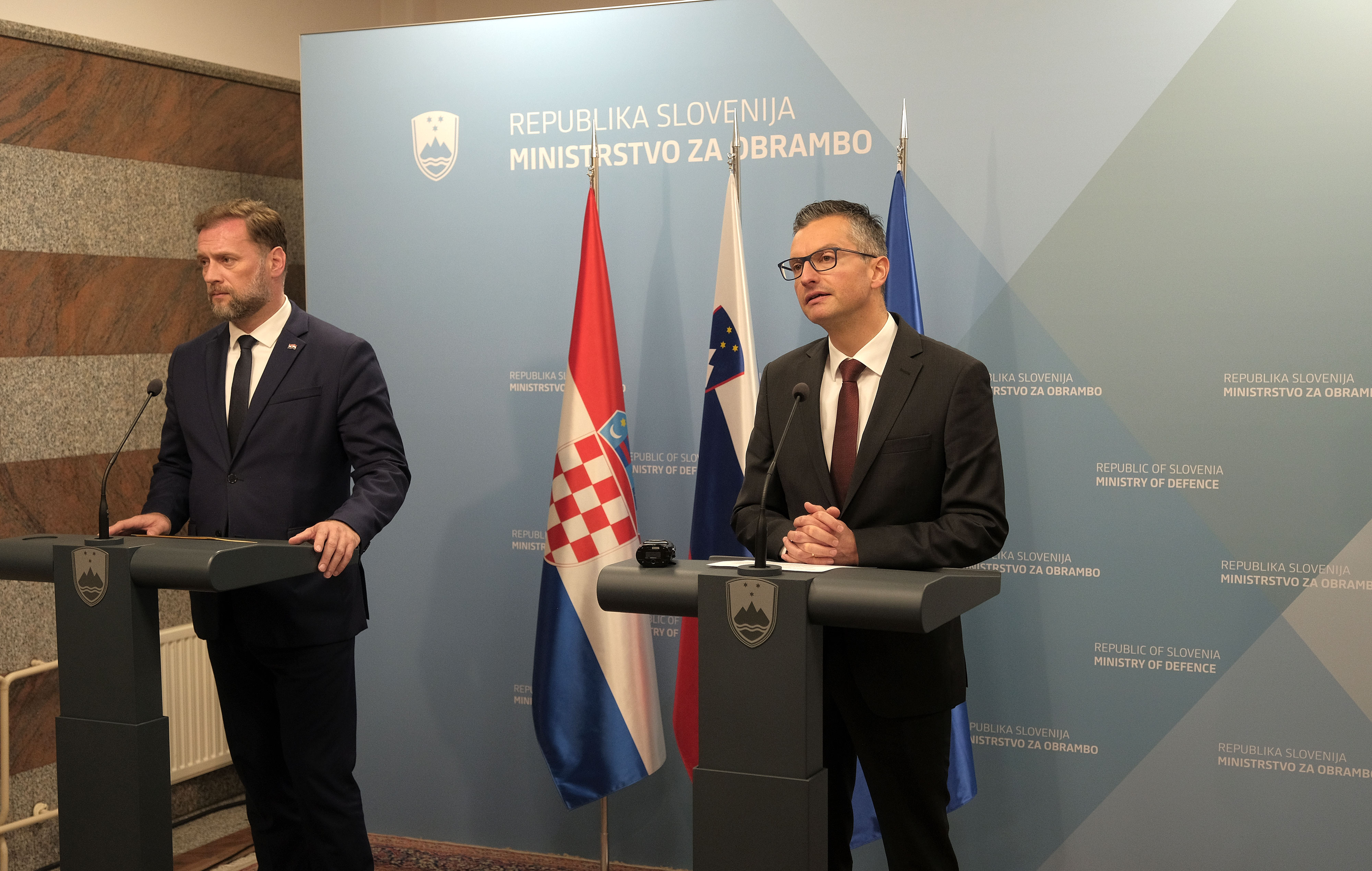 Ministar Banožić sa slovenskim ministrom obrane Šarcem u Ljubljani