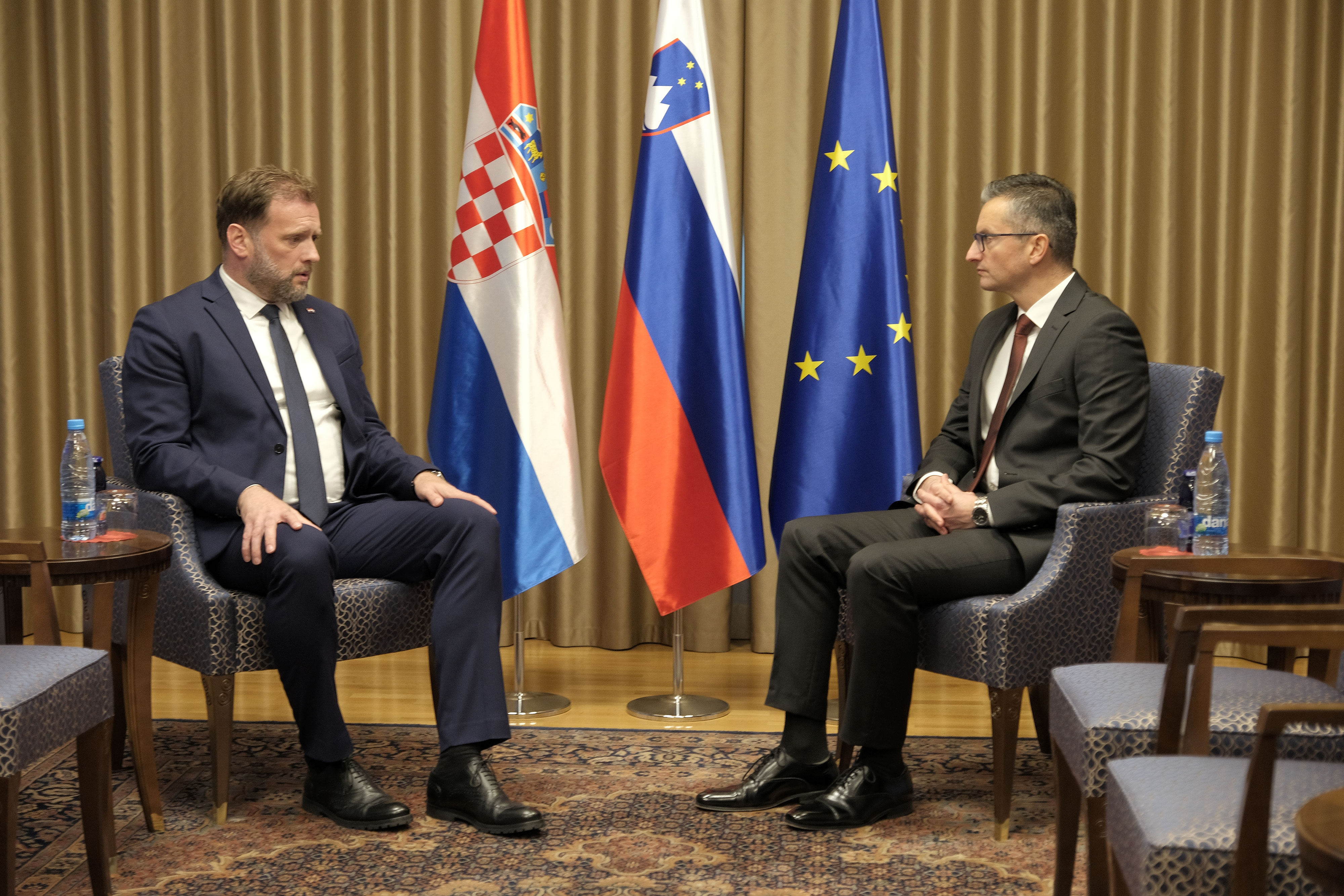 Ministar Banožić sa slovenskim ministrom obrane Šarcem u Ljubljani