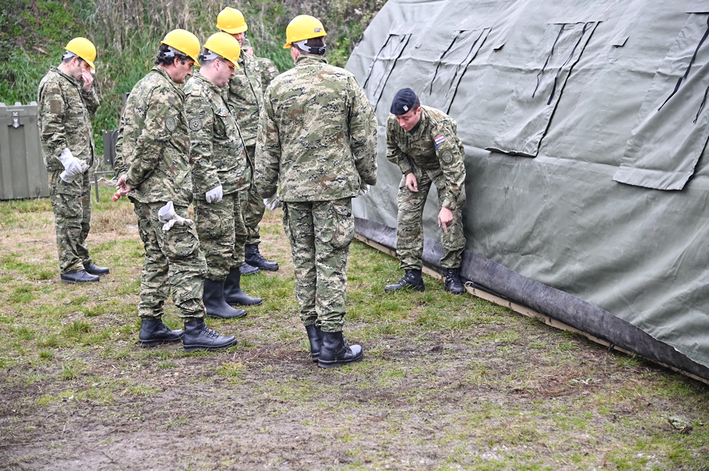 Na vojnom vježbalištu 'Gakovo' provedeno je godišnje uvježbavanje pripadnika Logističke pukovnije Zapovjedništva za potporu| Foto: ZzP/ J. Cebić