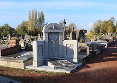 Menen: Menen Communal Cemetery (West-Vlaanderen) - Photo of Bondues