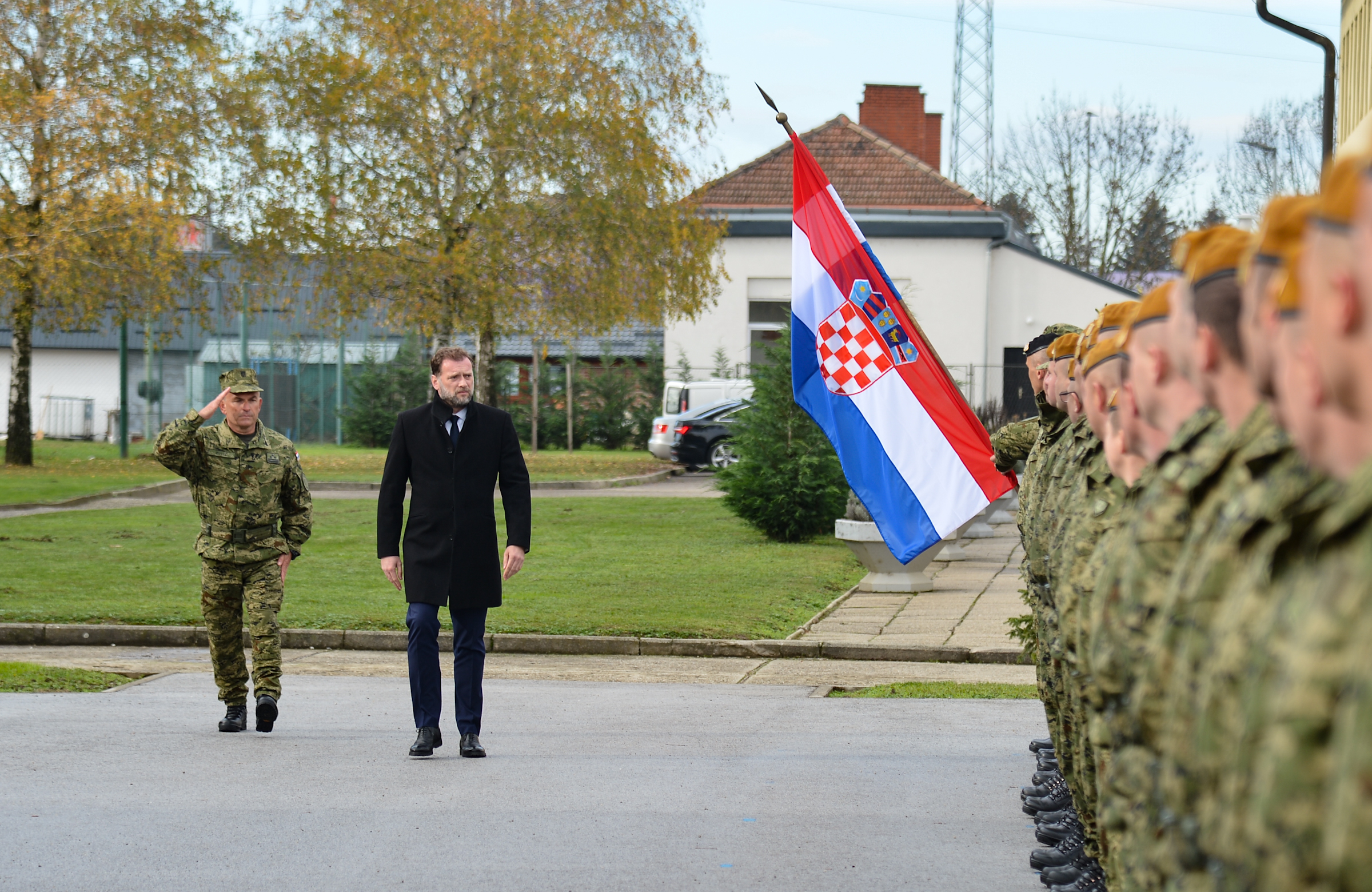 Ministar Banožić ispratio pripadnike 38. HRVCON-a u NATO operaciju KFOR