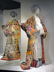 Sur-kimono de femme (Musée du quai Branly, Paris)