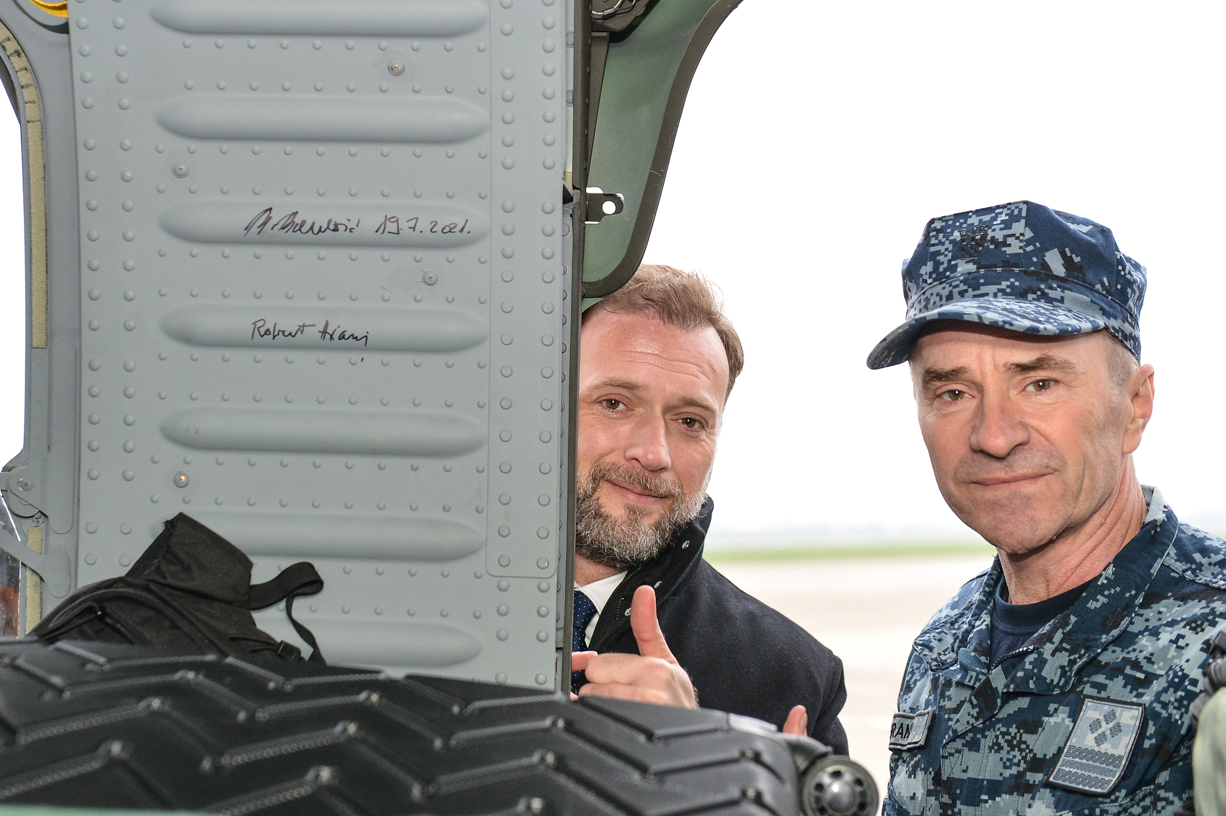 Ministar Banožić i admiral Hranj na prihvatu dva helikoptera UH-60M Black Hawk