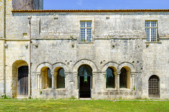 5878 Abbaye Notre-Dame de Sablonceaux - Photo of Thézac