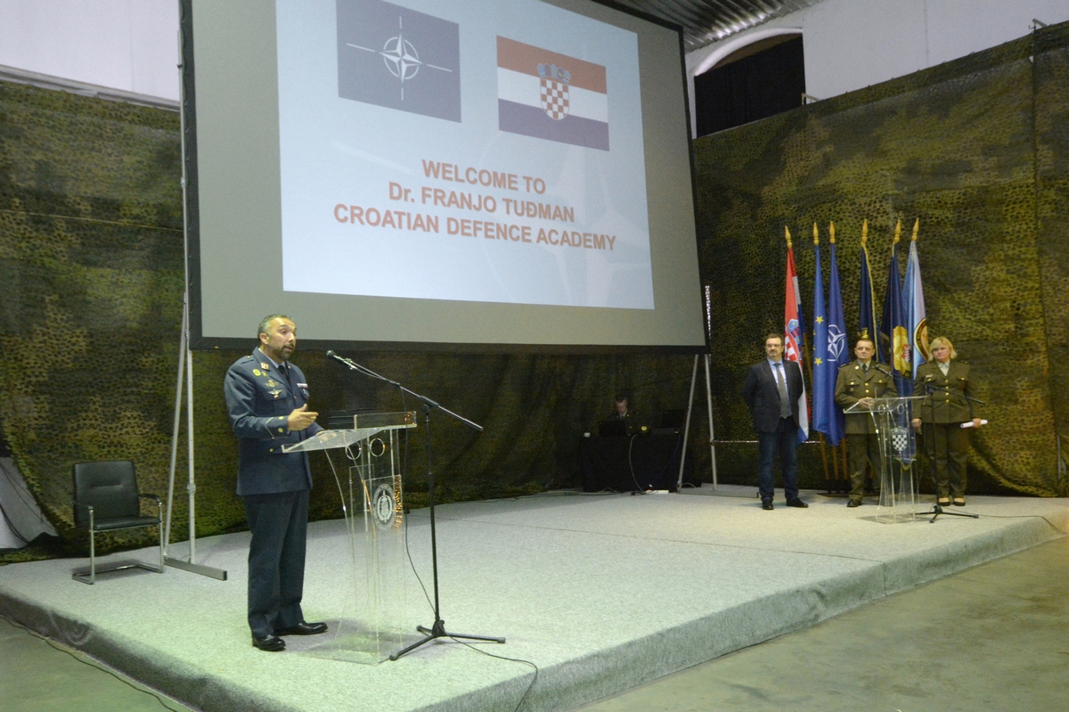 Izaslanstvo NATO Defense College iz Rima posjetilo HVU