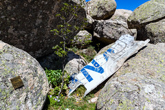 Sur le lieu du crash-01 :morceau du fuselage du DC-9 - Photo of Pila-Canale