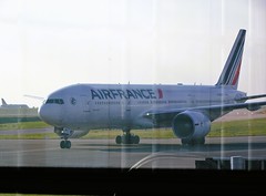 Air France B777-228(ER), F-GSPY, named Vincennes, MSN 395 (04/2002), as AF 26 Paris (CDG) - Washington (IAD), Flight time: 7:51 - Photo of Mortefontaine