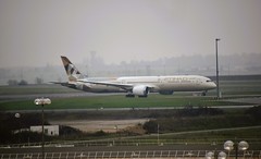 Etihad Airways B787-10FX, A6-BME, MSN 789 (01/2019), as EY 32 Paris (CDG) - Abu Dhabi (AUH), Flight time: 5:57 - Photo of Mortefontaine