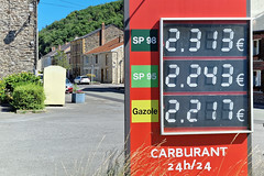 Expensive gasoline - Photo of Nouzonville