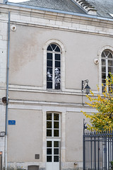 A la fenêtre pour la postérité - Photo of Moulins-sur-Yèvre