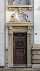 Porte chargée en détails - Photo of Mittelhausbergen