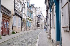 Rue déserte, enfin presque - Photo of Saint-Éloy-de-Gy