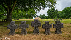 Grave stones - Photo of Cricqueville-en-Bessin