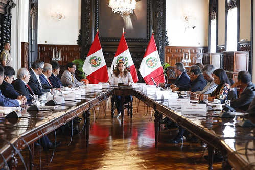 Presidenta Dina Boluarte sostuvo reunión con miembros de la Federación Peruana de Cajas Municipales de Ahorro y Crédito.