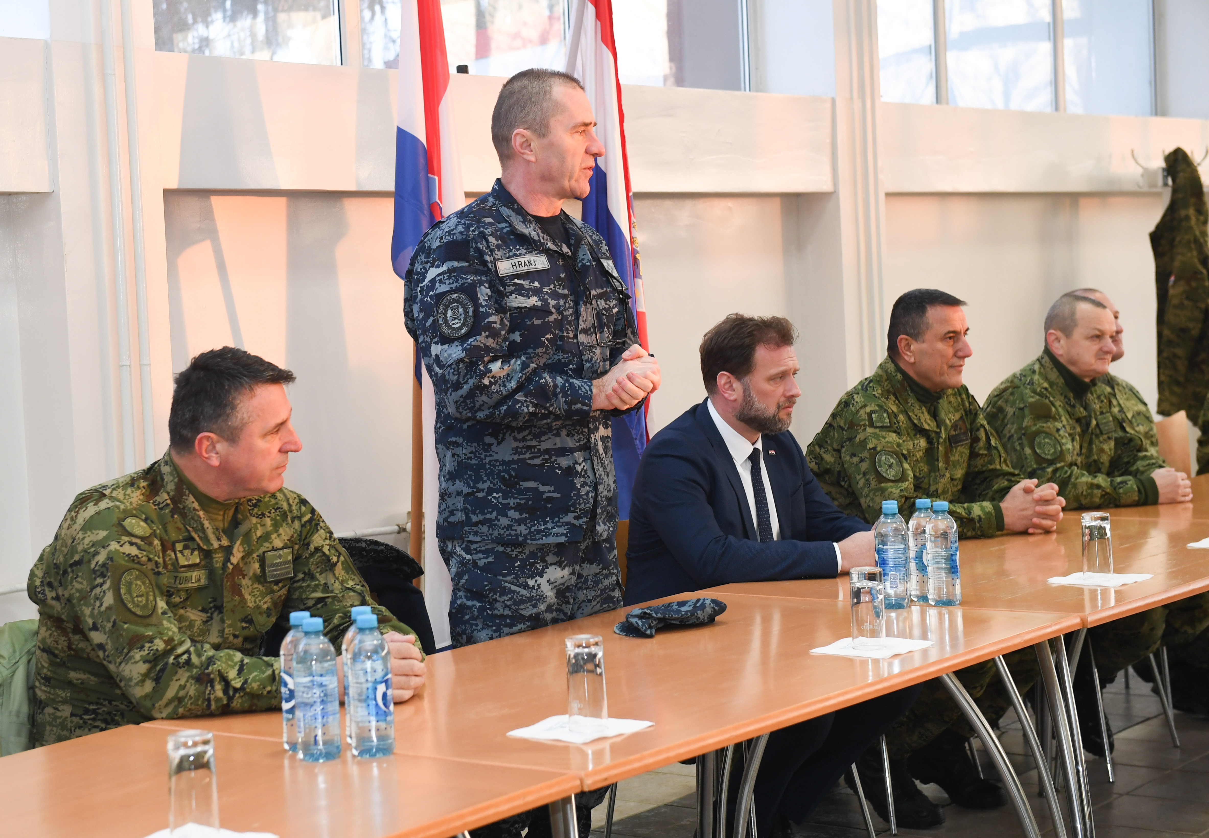 Ministar Banožić s pripadnicima 2. HRVCON-a koji se upućuju u NATO aktivnost u Mađarsku