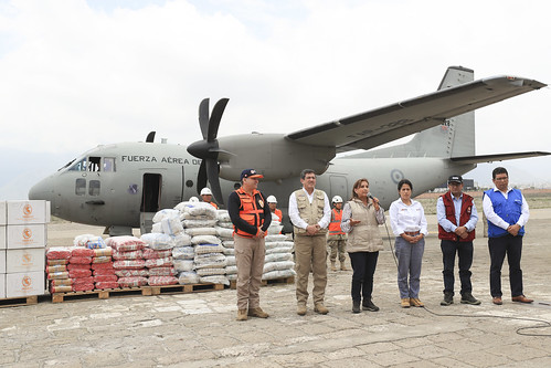Presidenta Dina Boluarte realizó sobrevuelo en zona afectada por huaico en Arequipa