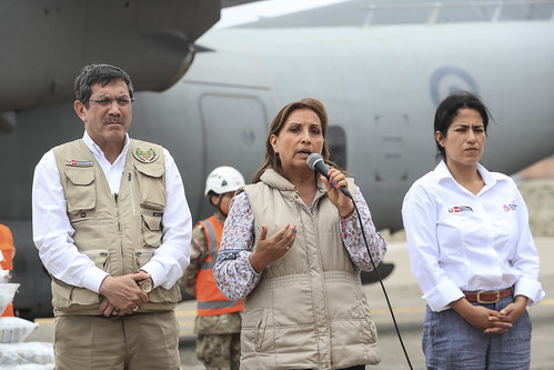 Presidenta Dina Boluarte realizó sobrevuelo en zona afectada por huaico en Arequipa