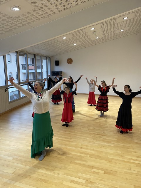 Baile pour enfants animé par Soledad Cuesta durant le Festival d'hiver Arte Flamenco 2023 à Soustons