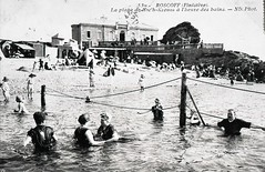 ROSCOFF La plage à l'heure des bains circa 1910
