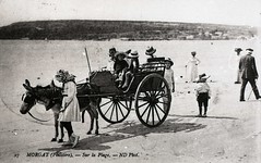 MORGAT Sur la plage circa 1900 - Photo of Lanvéoc