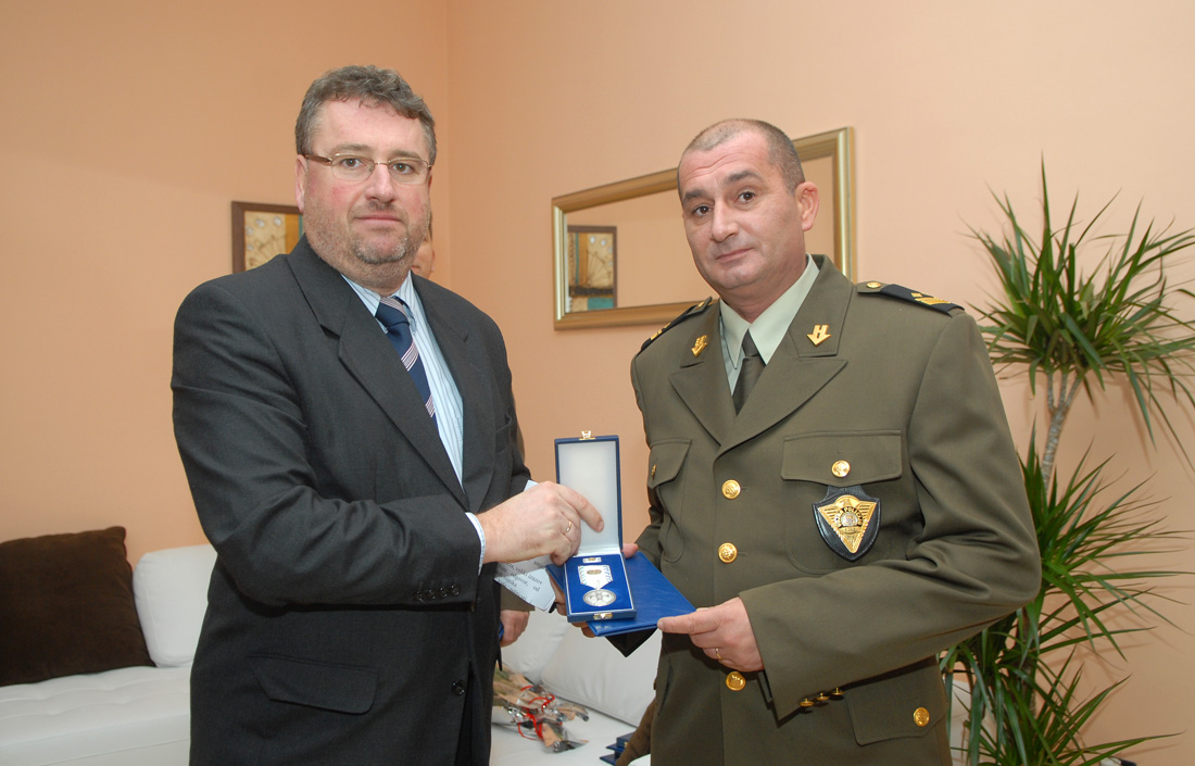Mađarski veleposlanik odlikovao pripadnike OS RH